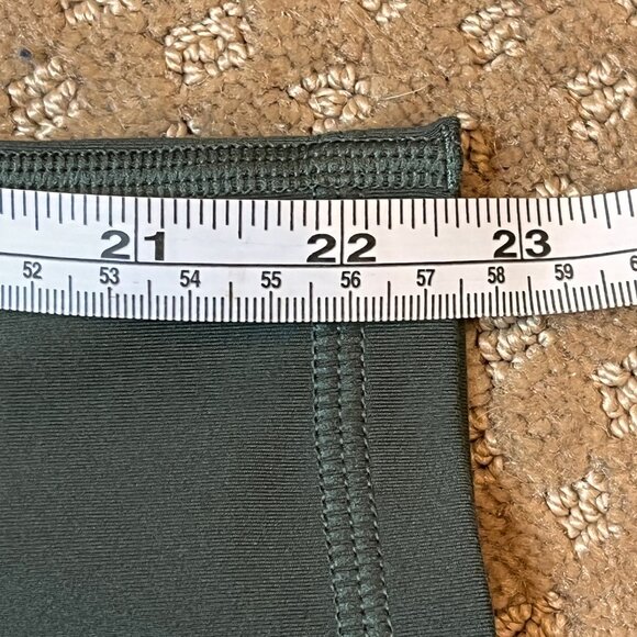 GapFit Medium Tall Blackout Technology Olive Green l Black l White Leggings - Picture 9 of 9